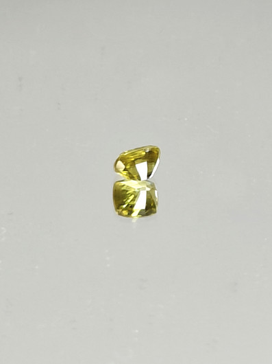 Sphene 1,1 ct radiant