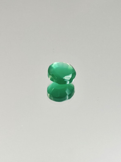 Agate 9 x 7 x 3 mm
