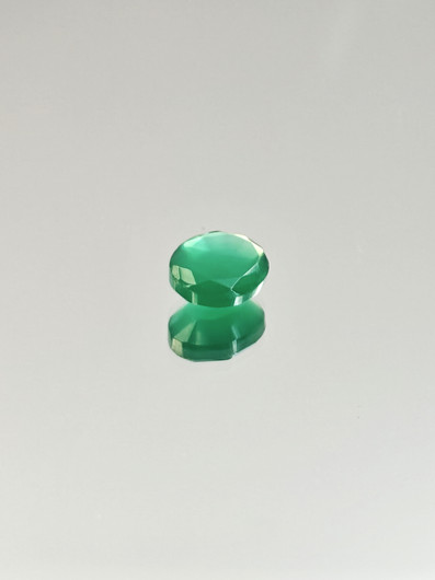 Agate 9 x 7 x 3 mm