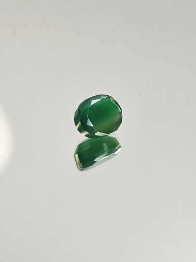 Agate 9 x 7 x 4 mm