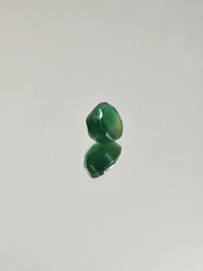 Agate 9 x 7 x 4 mm