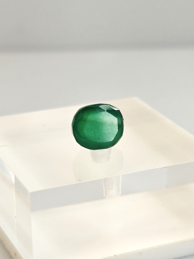 Agate 9 x 8 x 4 mm