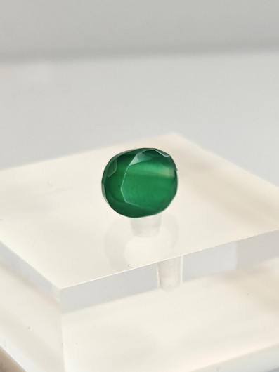 Agate 9 x 8 x 4 mm