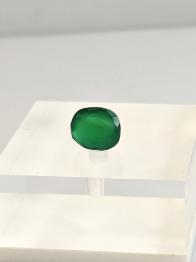 Agate 9 x 8 x 4 mm