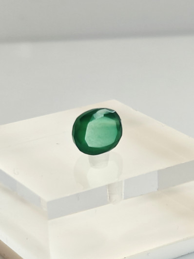 Agate 9 x 8 x 4 mm