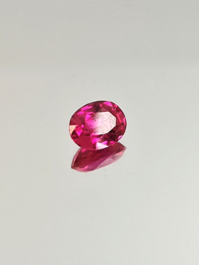 Ruby (synt.) 2,5 ct oval