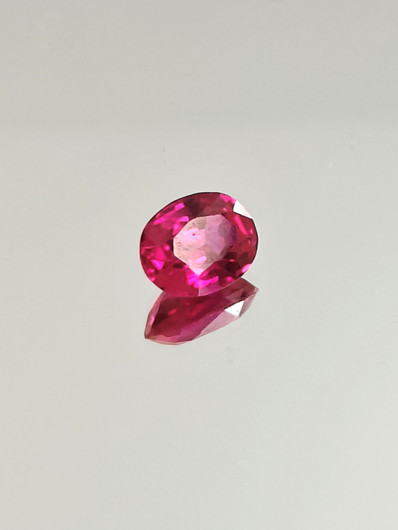 Ruby (synt.) 2,5 ct oval