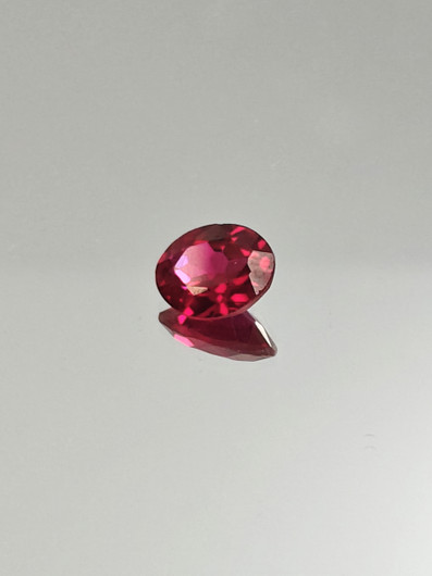 Ruby (synt.) 3,1 ct oval