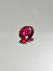 Rubiini (synt.) 3,1 ct ovaali