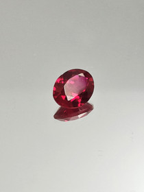 Rubiini (synt.) 3,1 ct ovaali