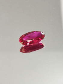Rubiini (synt.) 3,8 ct ovaali