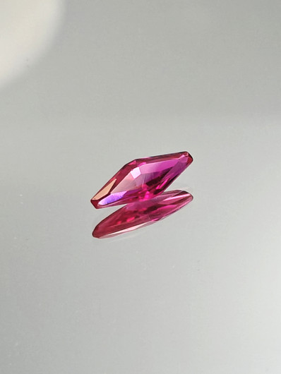 Rubiini (synt.) 1,7 ct fancy hionta