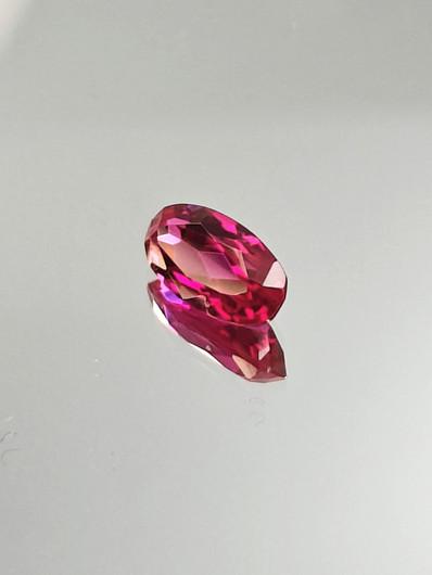 Rubiini (synt.) 2,7 ct ovaali
