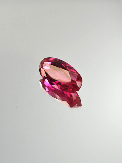 Rubiini (synt.) 2,7 ct ovaali