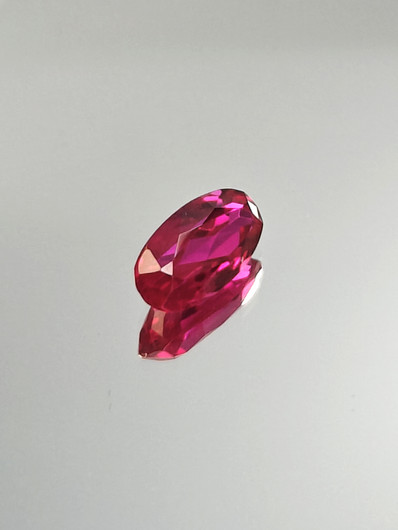 Rubiini (synt.) 2,7 ct ovaali