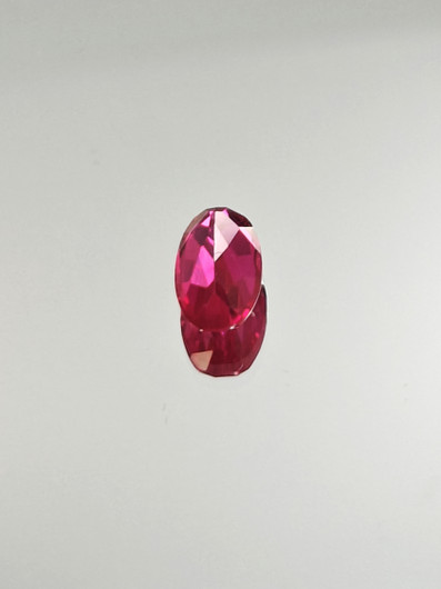 Rubiini (synt.) 2,7 ct ovaali