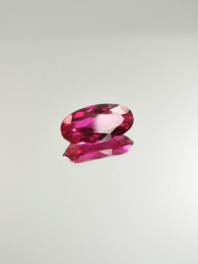 Rubiini (synt.) 2,7 ct ovaali
