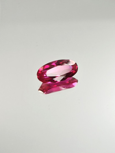 Rubiini (synt.) 2,7 ct ovaali