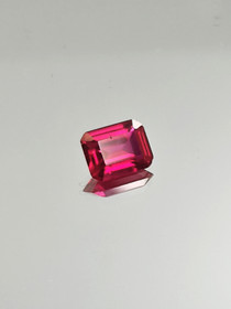 Rubiini (synt.) 1,6 ct smaragdi hionta