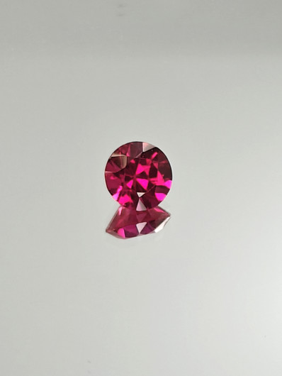 Rubiini (synt.) 1,4 ct pyöreä