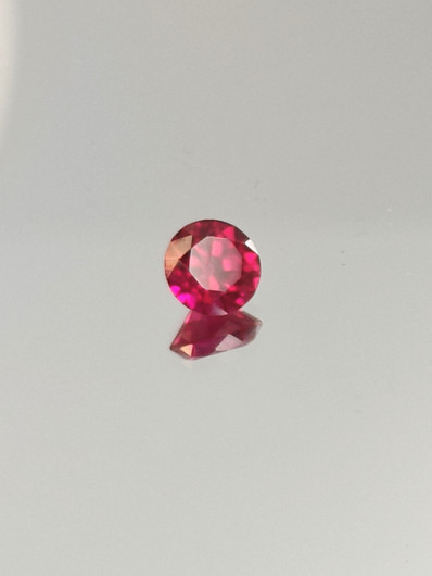 Ruby (synt.) 1,1 ct round
