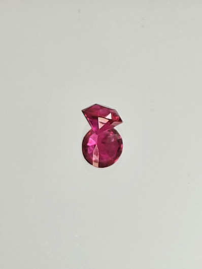 Rubiini (synt.) 0,4 ct pyöreä
