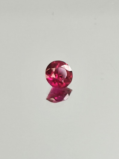 Rubiini (synt.) 0,4 ct pyöreä