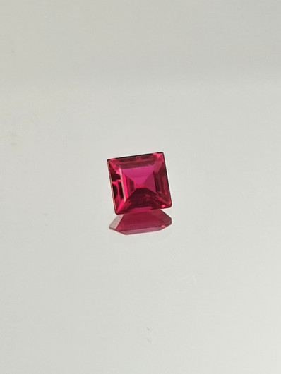 Ruby (synt.) 0,7 ct square