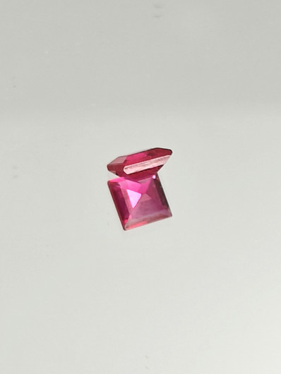 Ruby (synt.) 0,7 ct square