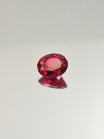Rubiini (synt.) 3,4 ct ovaali