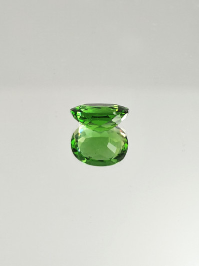 Moldavite (synt.) 2,9 ct oval