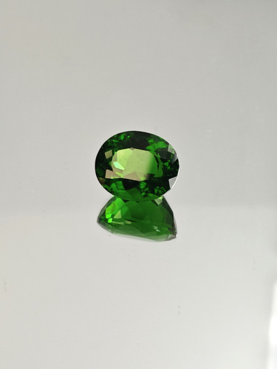 Moldaviitti (synt.) 11,6 ct ovaali