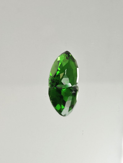 Moldaviitti (synt.) 11,6 ct ovaali