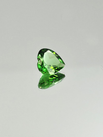 Moldaviitti (synt.) 2,9 ct sydän