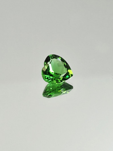 Moldaviitti (synt.) 2,9 ct sydän