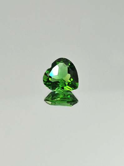 Moldaviitti (synt.) 2,9 ct sydän