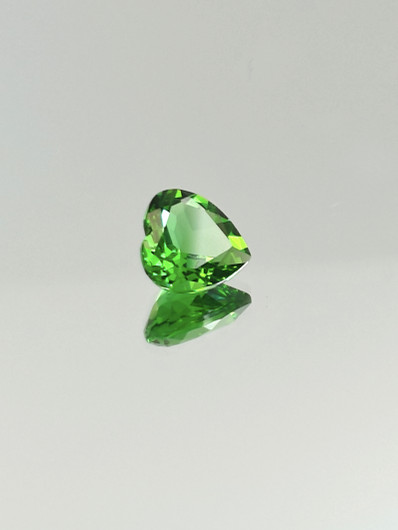 Moldaviitti (synt.) 3 ct sydän