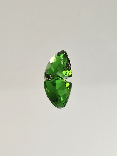 Moldaviitti (synt.) 3,8 ct pyöreä