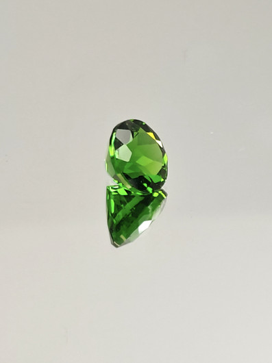 Moldaviitti (synt.) 3,8 ct pyöreä