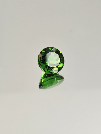 Moldaviitti (synt.) 3,8 ct pyöreä