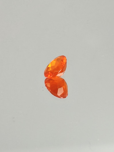 tuli Opaali 0,9 ct pyöreä