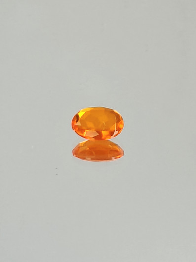 fire Opal 0,5 ct oval