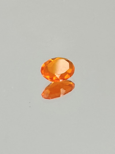 fire Opal 0,5 ct oval