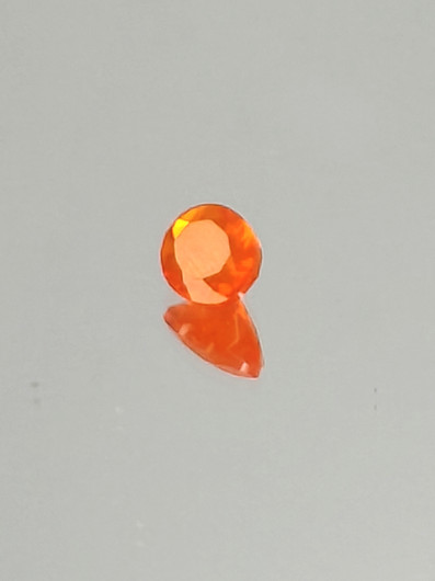 tuli Opaali 0,4 ct ovaali
