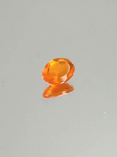 tuli Opaali 0,6 ct ovaali