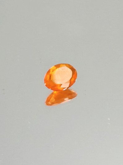 tuli Opaali 0,6 ct ovaali