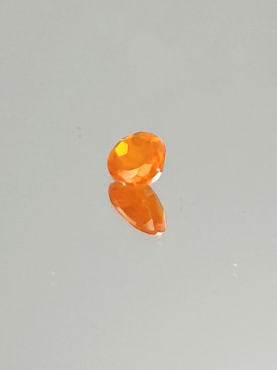 tuli Opaali 0,6 ct ovaali