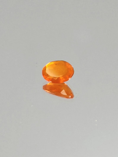 tuli Opaali 0,6 ct ovaali