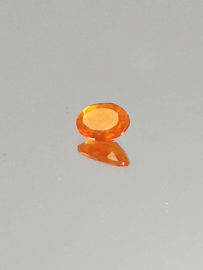 tuli Opaali 0,6 ct ovaali