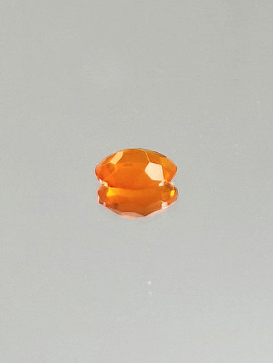 tuli Opaali 0,6 ct ovaali